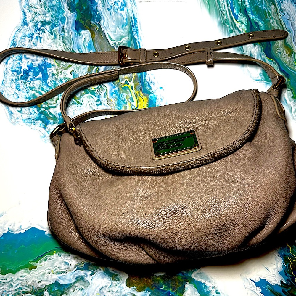 MARC JACOBS LEATHER NATASHA Tan Shoulder Tote  with Adjustable Strap